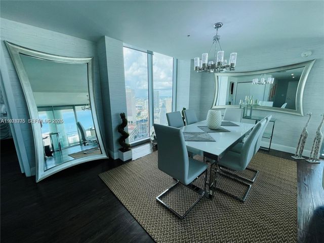 90 SW 3rd St 4404, Miami, FL 33130