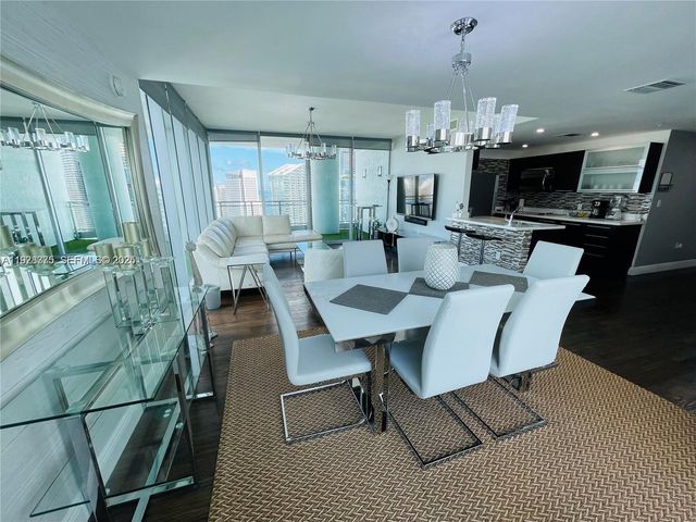 90 SW 3rd St 4404, Miami, FL 33130