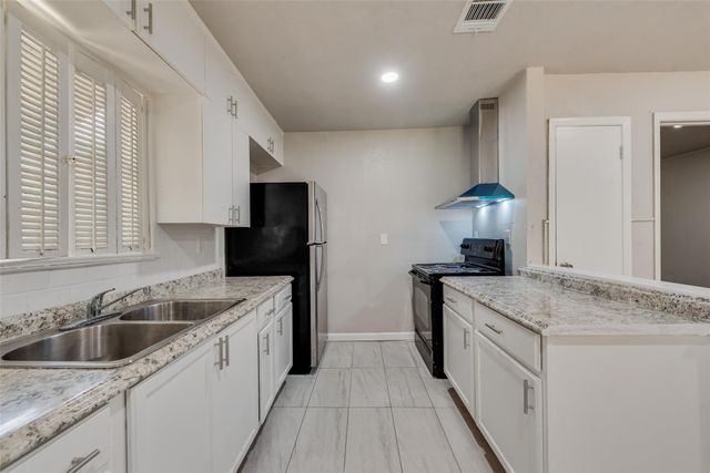 6748 Hialeah Drive, Dallas, TX 75214