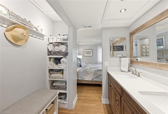 500 Teryl RD 2312, Naples, FL 34112