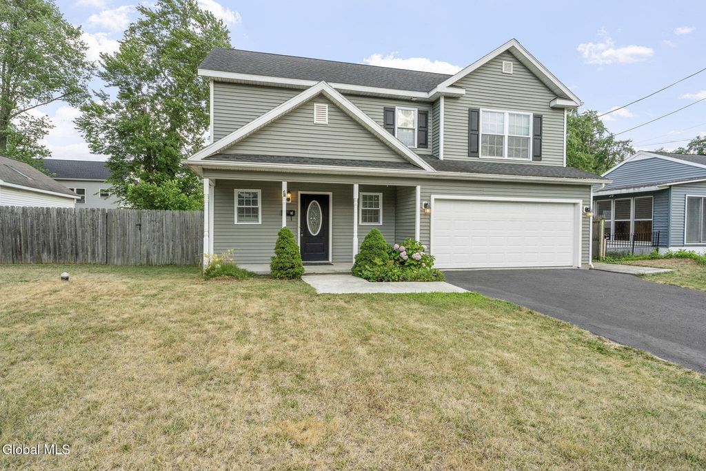 3 Launfal Street, Colonie, NY 12205