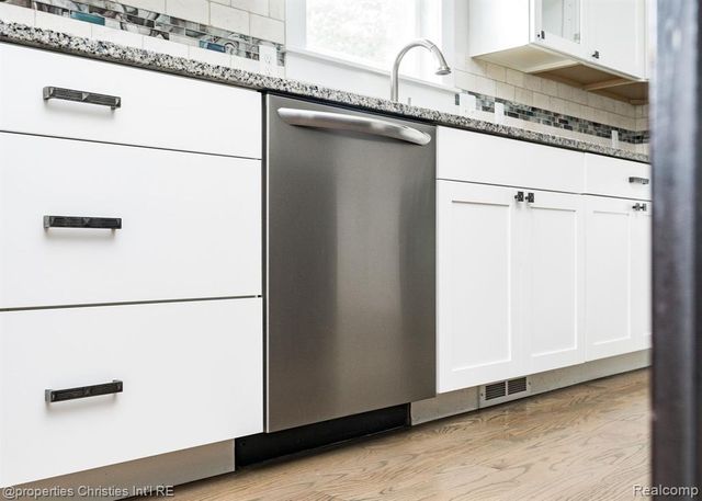 805 Forest Avenue, Royal Oak, MI 48067