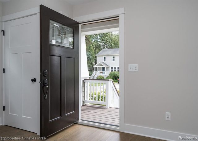 805 Forest Avenue, Royal Oak, MI 48067