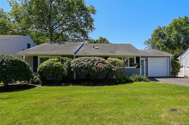 12 Ronan Road, Glen Cove, NY 11542