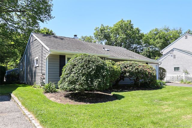 12 Ronan Road, Glen Cove, NY 11542
