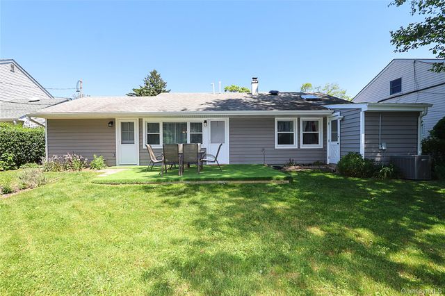 12 Ronan Road, Glen Cove, NY 11542