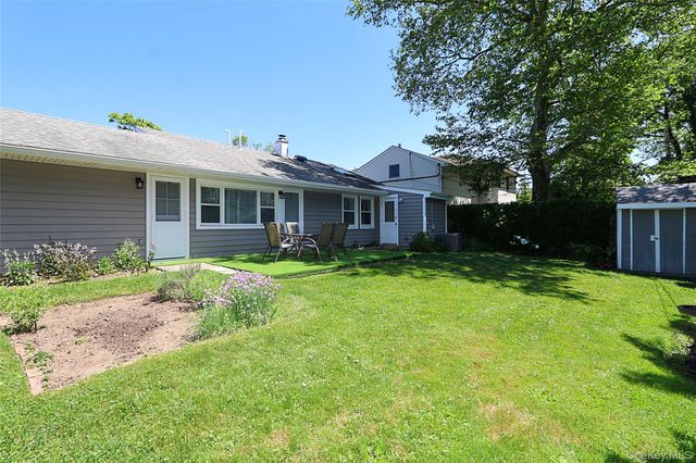 12 Ronan Road, Glen Cove, NY 11542