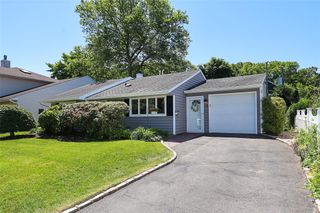 12 Ronan Road, Glen Cove, NY 11542