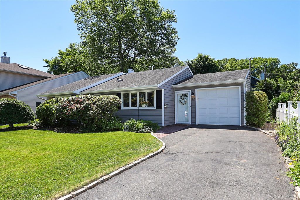 12 Ronan Road, Glen Cove, NY 11542