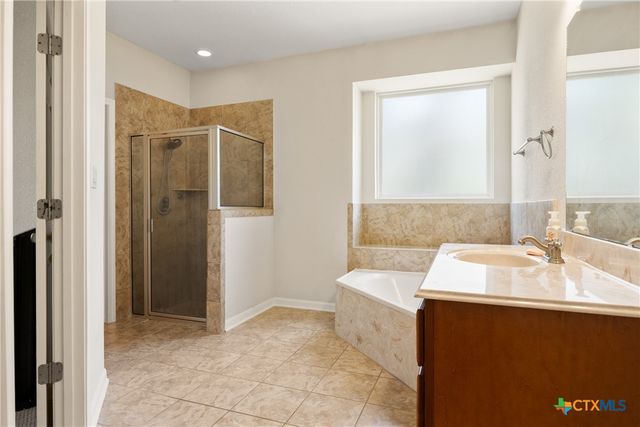 1262 Morning Glory Lane, Adkins, TX 78101