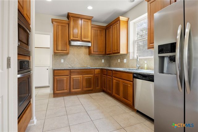 1262 Morning Glory Lane, Adkins, TX 78101