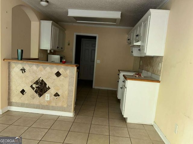1123 Bradford Park Drive, Auburn, GA 30011