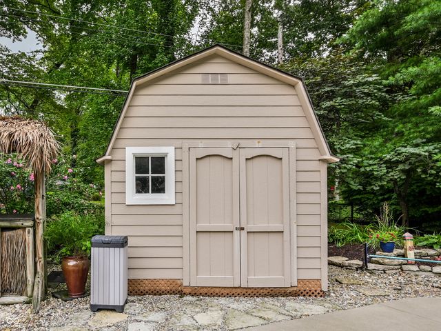 3145 E 71st Street, Indianapolis, IN 46220