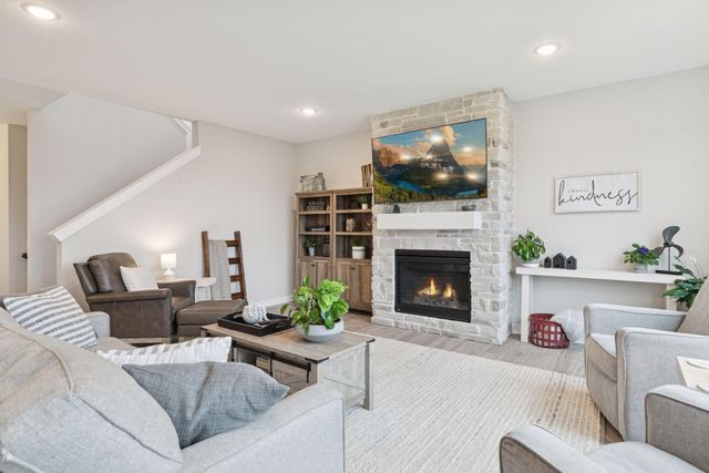 10173 Arrowwood Trail, Woodbury, MN 55129