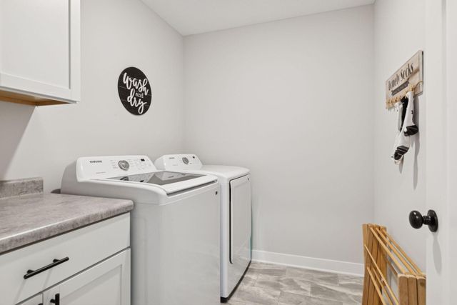 10173 Arrowwood Trail, Woodbury, MN 55129