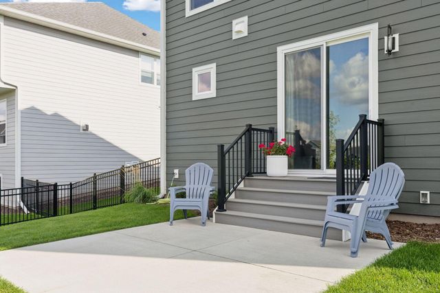 10173 Arrowwood Trail, Woodbury, MN 55129