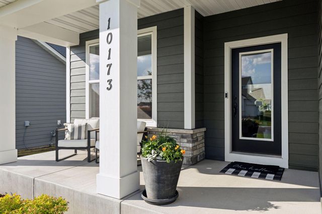 10173 Arrowwood Trail, Woodbury, MN 55129