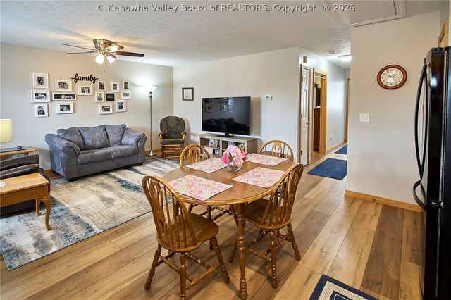 3180 Putnam Avenue, Hurricane, WV 25526