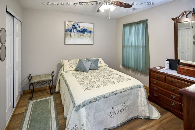 3180 Putnam Avenue, Hurricane, WV 25526
