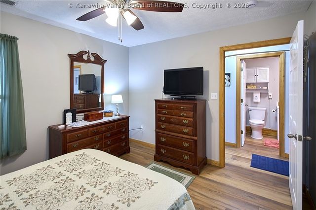 3180 Putnam Avenue, Hurricane, WV 25526