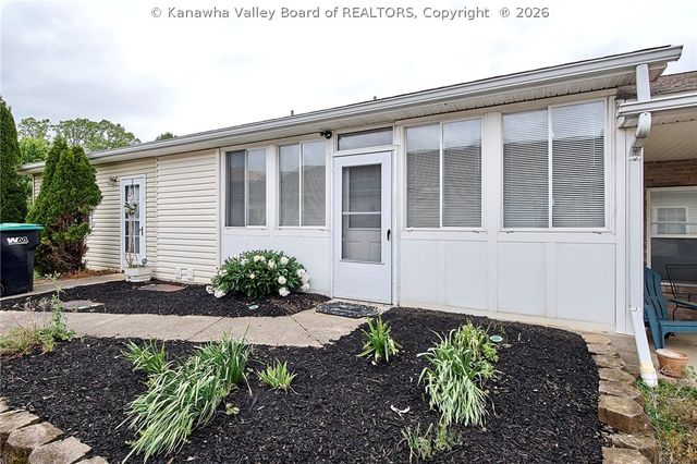 3180 Putnam Avenue, Hurricane, WV 25526