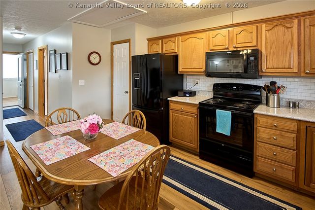 3180 Putnam Avenue, Hurricane, WV 25526