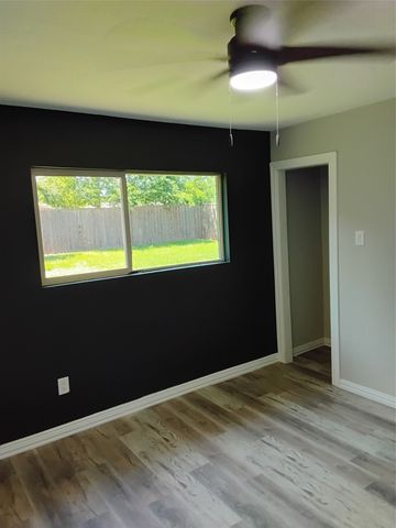 3913 Schwartz Avenue, Fort Worth, TX 76106