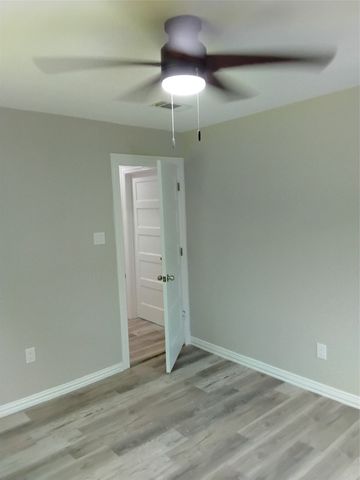 3913 Schwartz Avenue, Fort Worth, TX 76106