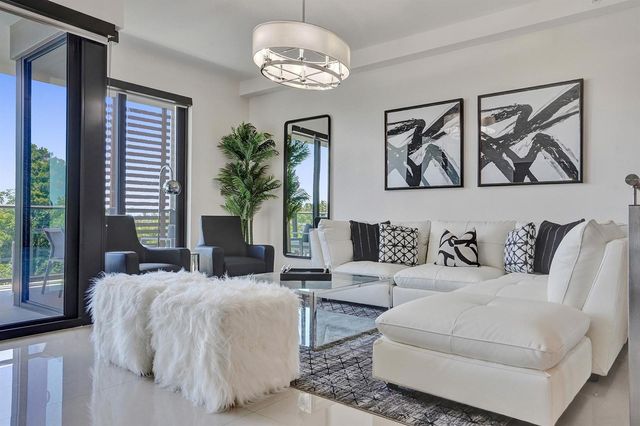 3040 N Ocean Boulevard N205, Fort Lauderdale, FL 33308