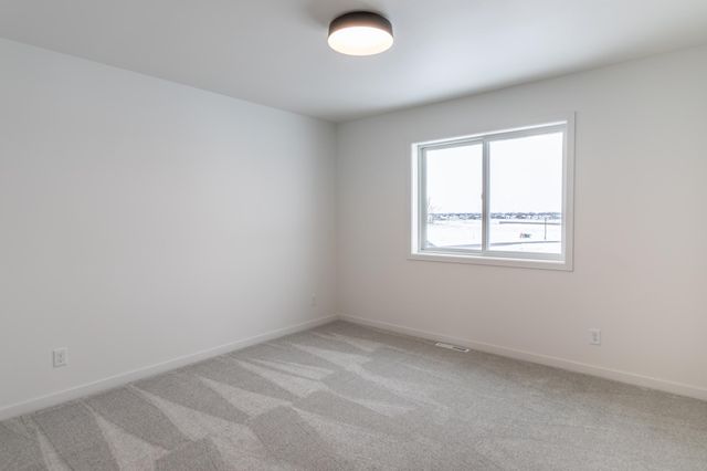 6867 Sun Valley Blvd, Horace, ND 58047