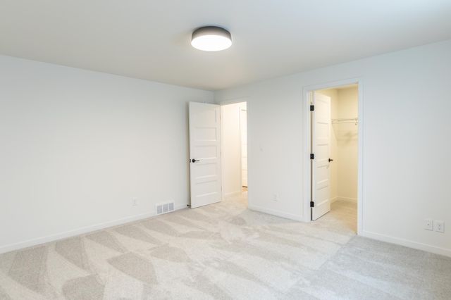 6867 Sun Valley Blvd, Horace, ND 58047