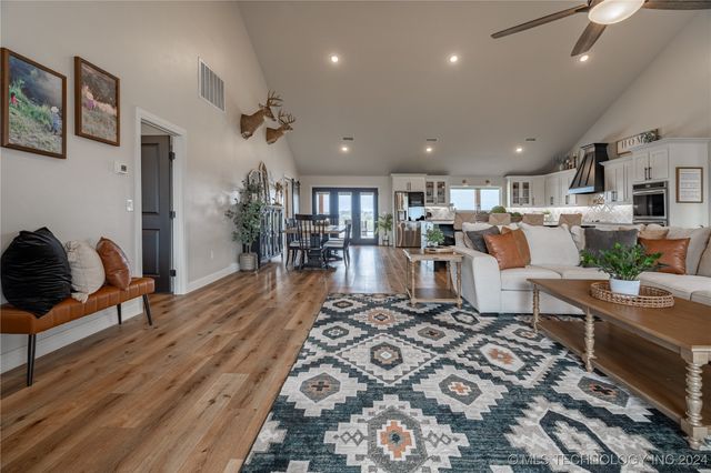10189 Muncrief Road, Kingston, OK 73439