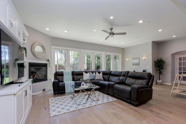 52 Murray Court, Redwood City, CA 94061
