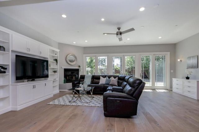 52 Murray Court, Redwood City, CA 94061