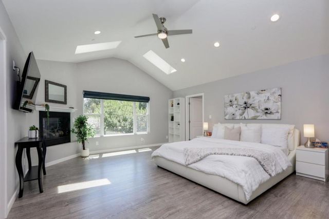 52 Murray Court, Redwood City, CA 94061