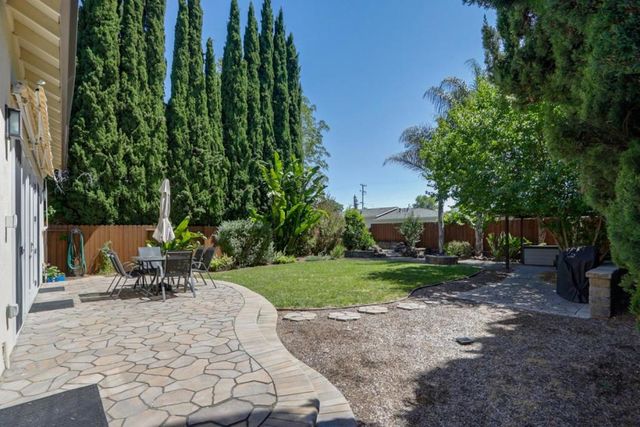 52 Murray Court, Redwood City, CA 94061