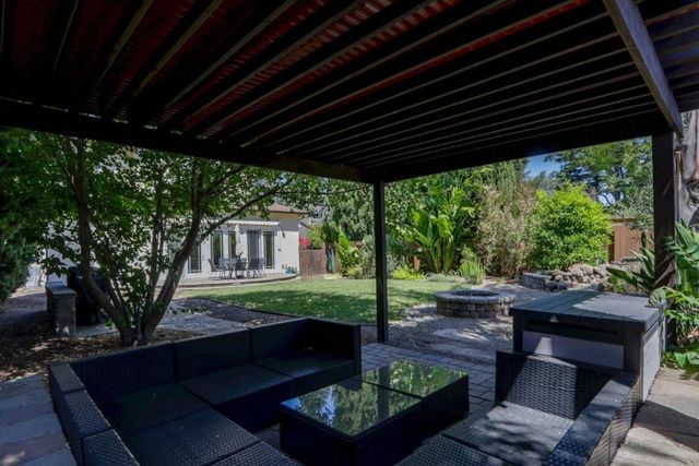 52 Murray Court, Redwood City, CA 94061