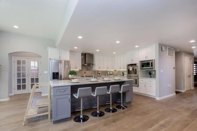 52 Murray Court, Redwood City, CA 94061