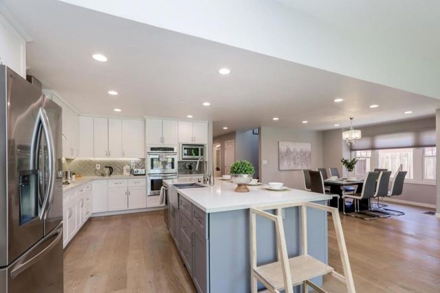 52 Murray Court, Redwood City, CA 94061
