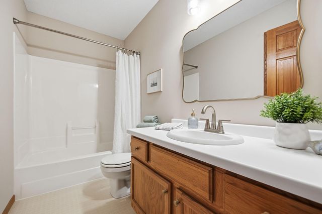 14205 Julliard Street NE, Forest Lake, MN 55025