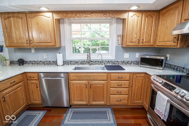 8910 Skippers Way, Indianapolis, IN 46256