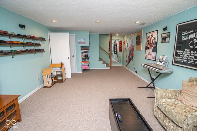8910 Skippers Way, Indianapolis, IN 46256