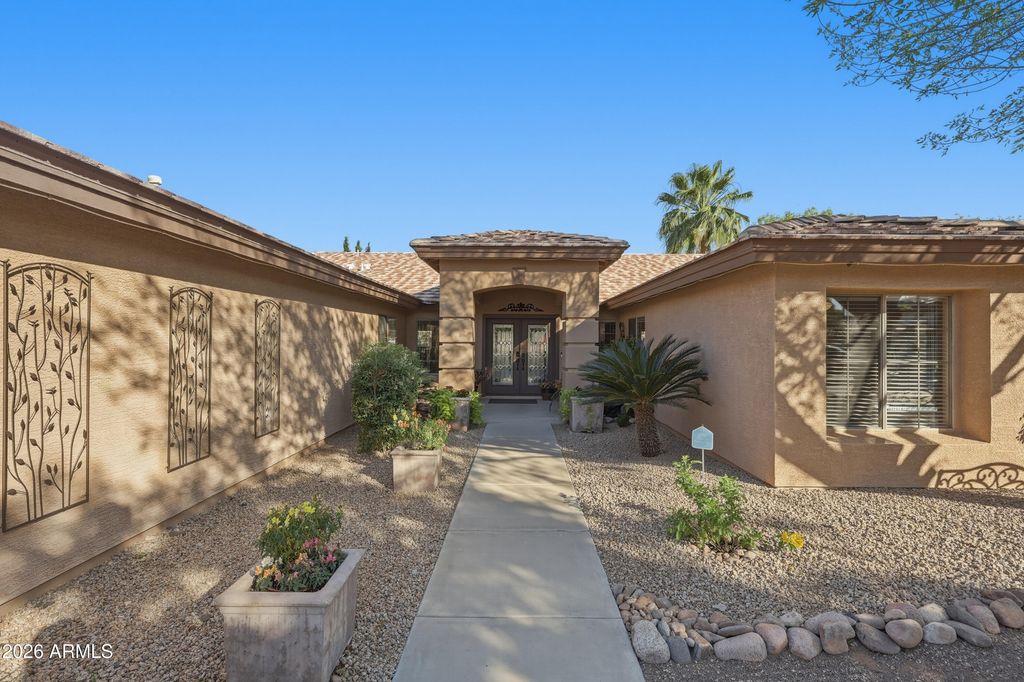 Image 7 of property listing at 7909 W Briden Lane, Peoria, AZ 85383