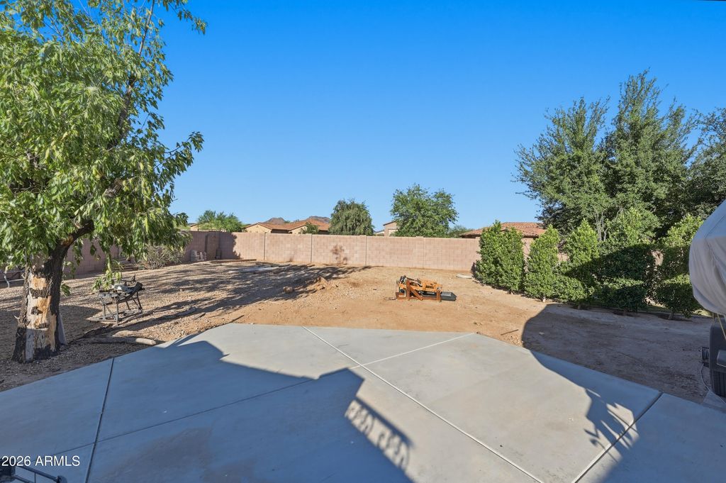 Image 91 of property listing at 7909 W Briden Lane, Peoria, AZ 85383