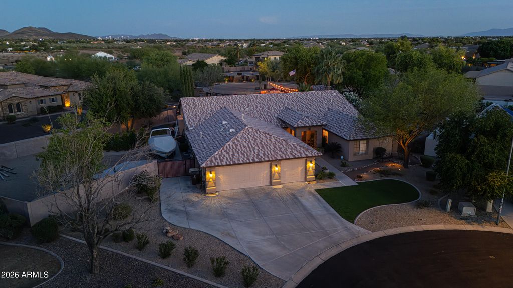 Image 99 of property listing at 7909 W Briden Lane, Peoria, AZ 85383