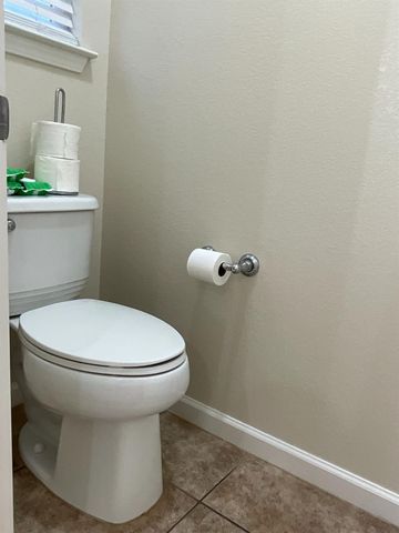 10537 Lake Point Ave, Stockton, CA 95219