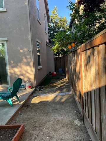 10537 Lake Point Ave, Stockton, CA 95219