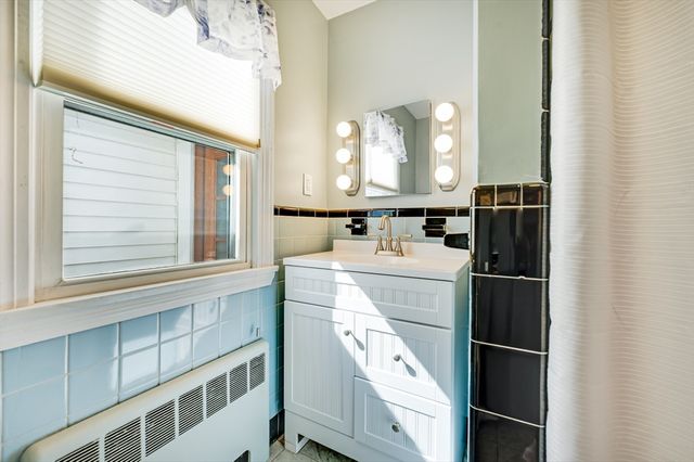 15 Hillside, Woburn, MA 01801