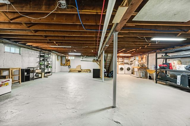 15 Hillside, Woburn, MA 01801