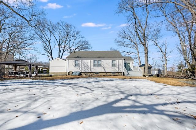 15 Hillside, Woburn, MA 01801